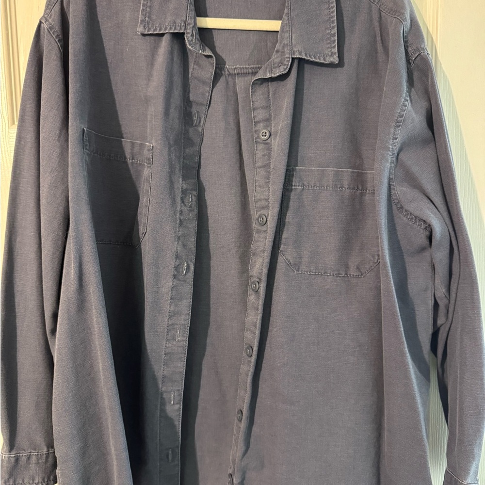 Casual Gray Button-Up Shirt